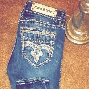 *WOMEN’S ROCK REViVAL JEANS*